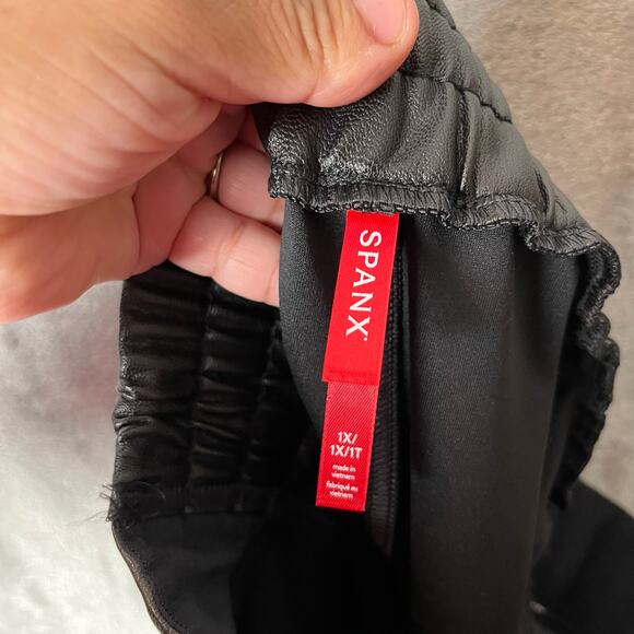 SPANX Black Leather Like Joggers Size 1X High Rise 20283R Pull On New - Picture 3 of 7